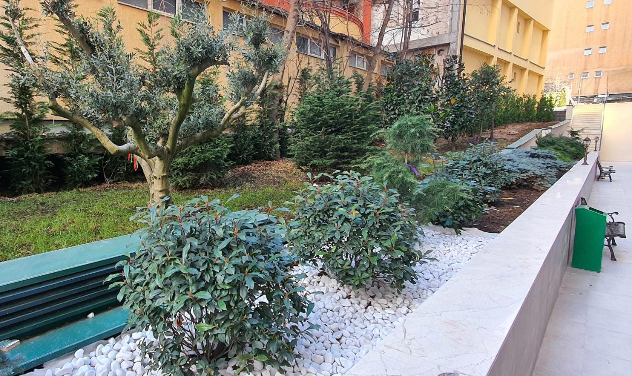 Floral Inn Pristina Exterior foto